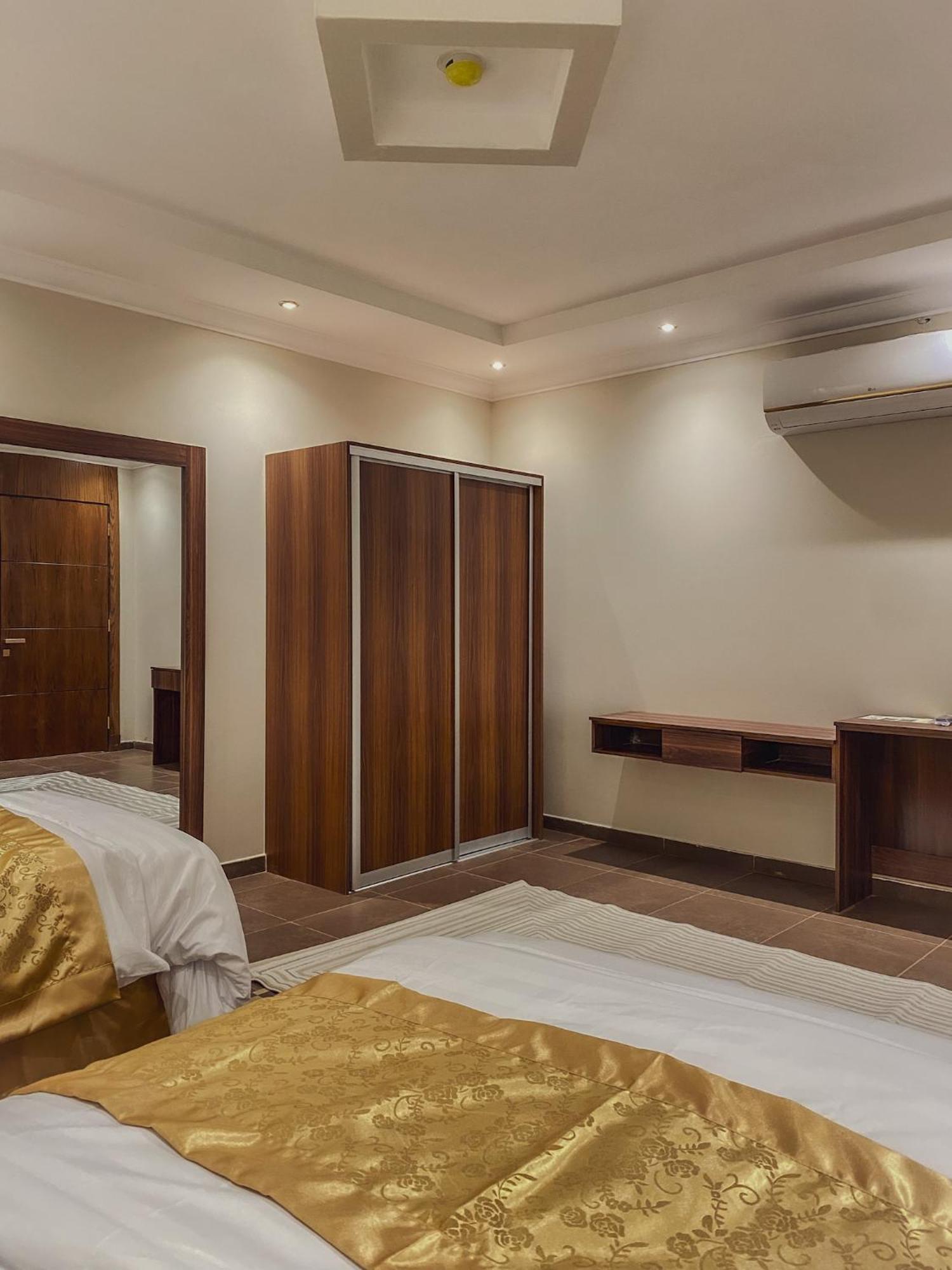 ריאד Comfort Inn Al Taawon - Family Only מראה חיצוני תמונה