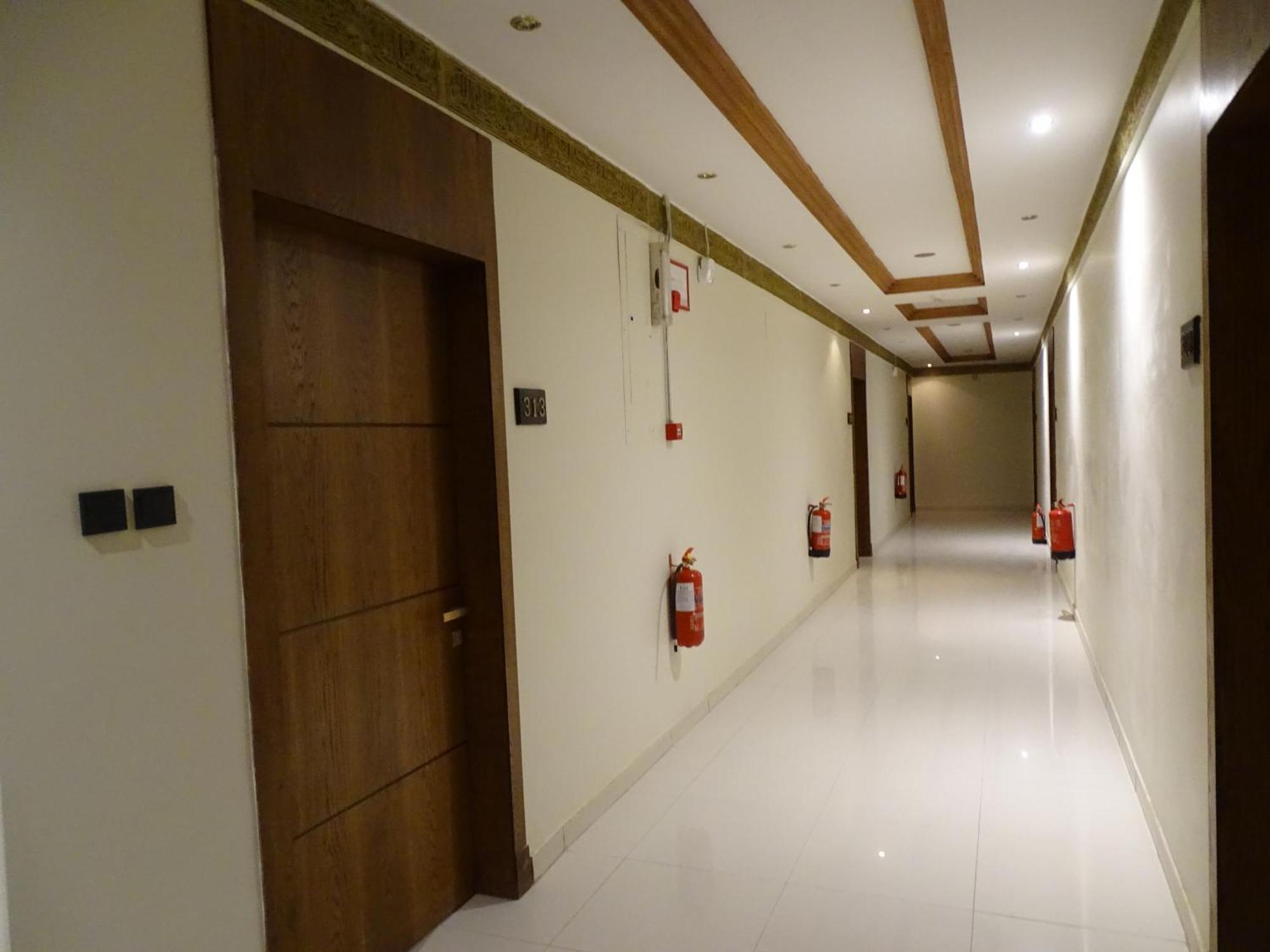 ריאד Comfort Inn Al Taawon - Family Only מראה חיצוני תמונה